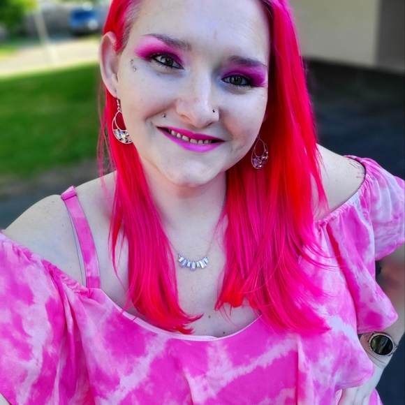 Meet your Posher, Chelsea - Picture 1 of 2